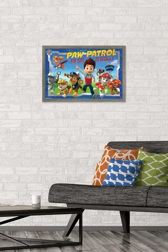 Vista 2 de Nickelodeon Paw Patrol - Póster de pared de tripulación, 22.4 pulgadas de largo x 14.7 pulgadas de ancho, versión enmarcada de madera de granero