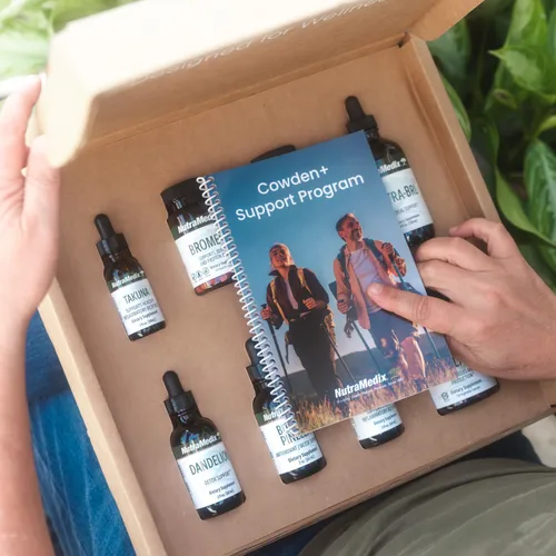 Vista 2 de NutraMedix Suplementos herbales para desintoxicación, limpieza y apoyo energético de cuerpo completo - Programa de apoyo Cowden+, mes 1 - Malato