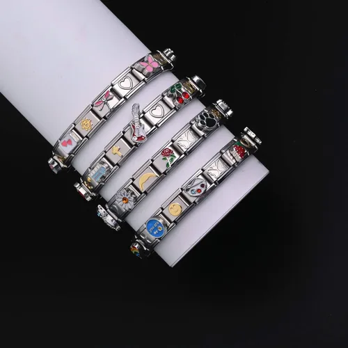 Vista 6 de 10 pulseras italianas con dijes italianos, dijes italianos clásicos, de los años 2000, lindo diseño modular de los años 2000, joyería para mujeres