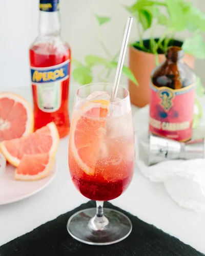 Vista 5 de Jarabe de Hibisco y Cardamomo de Portland Syrups - Elabora Exquisitos Cócteles, Bebidas sin Alcohol, Té, Refrescos, Bebidas de Café y Más - 12 onzas