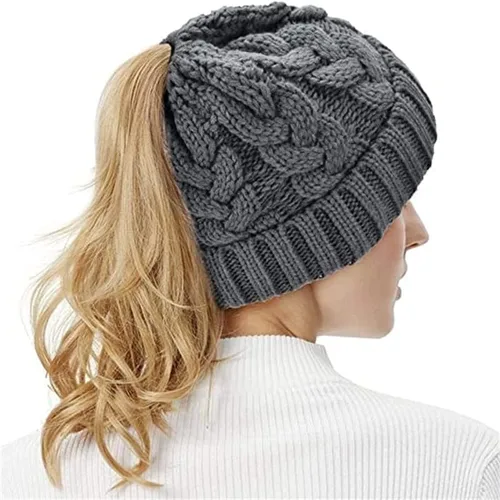 Vista 6 de Rosoz Gorro de cola de caballo para mujer, gorro cálido de invierno, suave, elástico, de punto trenzado, para moño alto