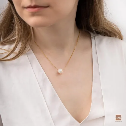 Vista 4 de Amberta Collar de perlas de agua dulce de plata de ley 925 para mujer