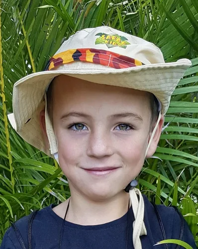 Vista 7 de Safari Kidz Outdoor Explorer Kit Conjunto de chaleco y sombrero de camuflaje naranja y rosa, aventuras de la naturaleza en el patio trasero