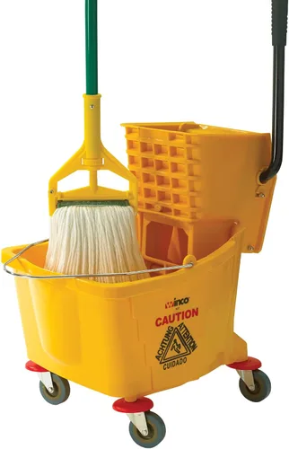 Vista 2 de Winco Mango de trapeador, 57", liberación lateral, plástico