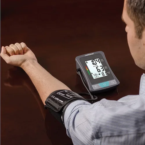 Vista 3 de HealthSmart Monitor Digital de Presión Arterial de Brazo con Manguito Automático para Brazo Superior que Muestra Presión Arterial, Frecuencia