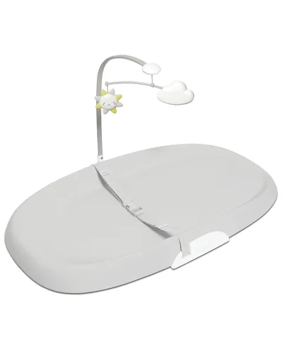 Vista 8 de Skip Hop Cambiador de bebé estilo cuarto de bebé, fácil de limpiar, contorneado con espuma acolchada, base antideslizante, cinturón de seguridad