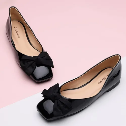 Vista 4 de C.Paravano Zapatos de Ballet para Mujer Zapatos Planos con Punta Cuadrada Zapatos Mary Jane Zapatos de Diseño para Mujer Negro Nueva Patente