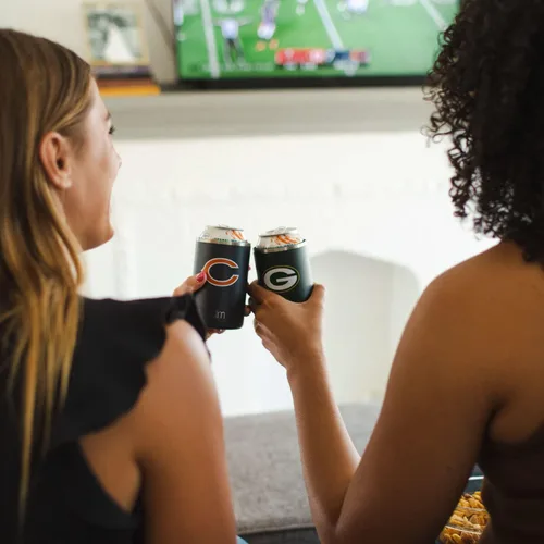 Vista 7 de Simple Modern - Regalos oficiales de la NFL Baltimore Ravens para hombres, mujeres, papás, día del padre Enfriador de latas Ranger con aislamiento