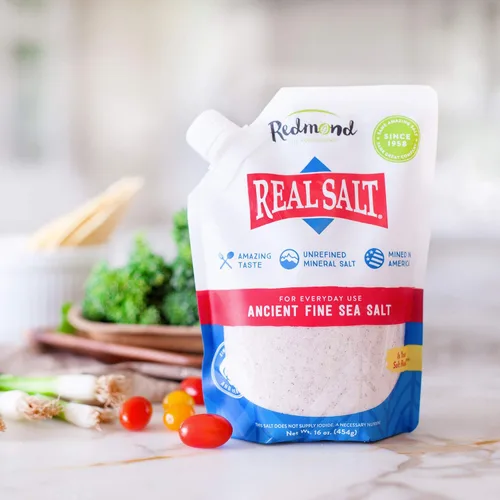 Vista 3 de Redmond Real Salt - Antigua sal marina fina, sal mineral sin refinar, bolsa de 16 onzas (paquete de 3)