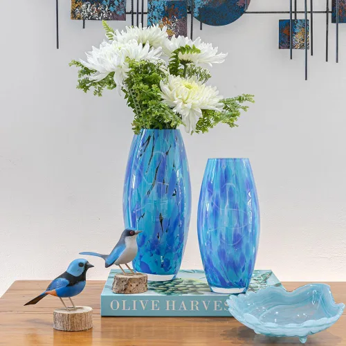 Vista 4 de Ca D Oro - Jarrón de cristal de confeti azul soplado a mano estilo Murano para flores y decoración - Modelo Oliva G Hand Blown Glass Vase