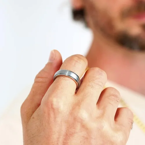 Vista 3 de Anillo giratorio de titanio de tungsteno de 0.2360.315 pulgadas para hombre, tamaño medio, sin níquel, anillo de ansiedad para hombres y mujeres