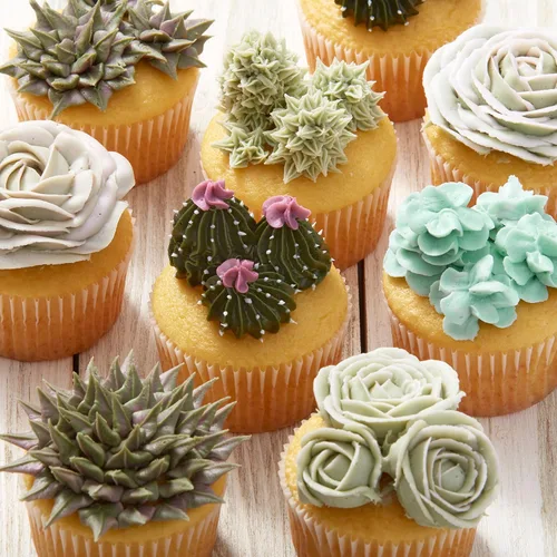 Vista 6 de Juego de puntas para glaseado Wilton para decoración de pasteles y cupcakes, 9 piezas con estuche de transporte 9-Piece Stainless Steel Tip Set