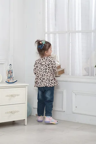 Vista 3 de XUANHAO Ropa de bebé niña de 12, 18 y 24 meses, trajes para niñas pequeñas, ropa de mezclilla con volantes, pantalones de mezclilla rasgados