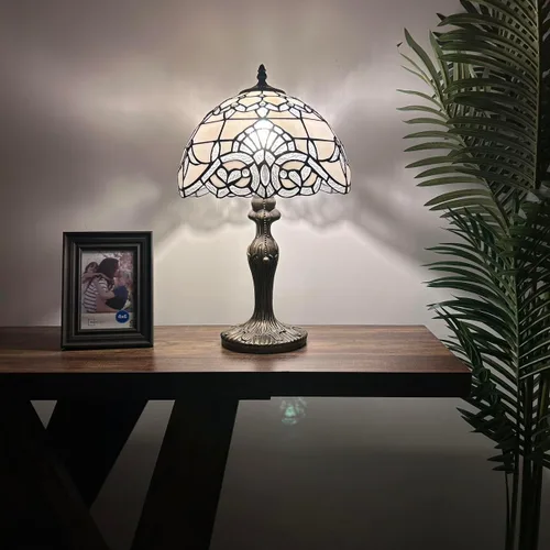Vista 2 de Lámpara de mesa de vidrieras blancas estilo barroco bombilla LED incluida para dormitorio sala de estar 12 pulgadas de ancho x 12 pulgadas