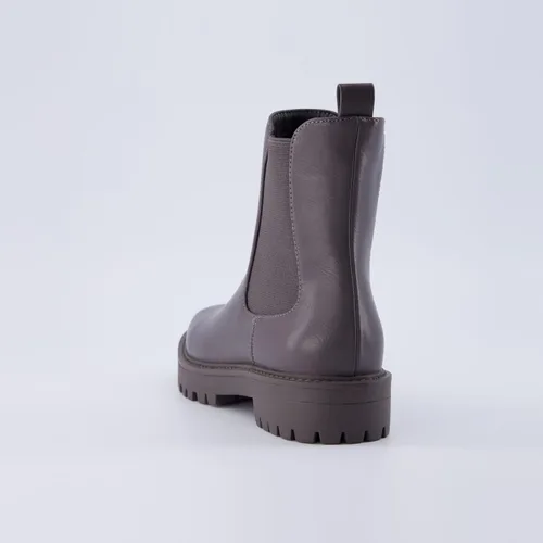 Vista 5 de CUSHIONAIRE Botas Chelsea sin cordones Felix para mujer + espuma viscoelástica, anchos disponibles