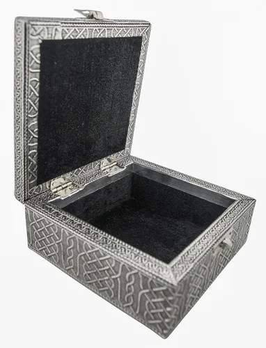 Vista 3 de VGI Elegante joyero con revestimiento de metal martillado e interior de tela suave (celtico, acabado plateado)
