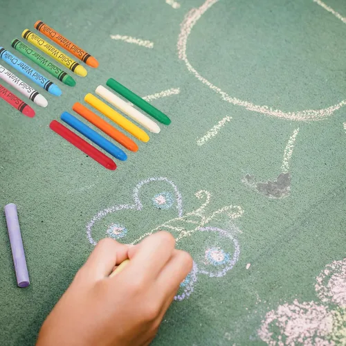 Vista 5 de PATIKIL Soportes para tiza, 5 unidades, portatarizas para acera, cubiertas coloridas, ajustables, clips de limpieza de tiza, juego de papelería
