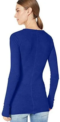 Vista 2 de Enza Costa Camiseta de cachemira con puños y agujeros para los pulgares