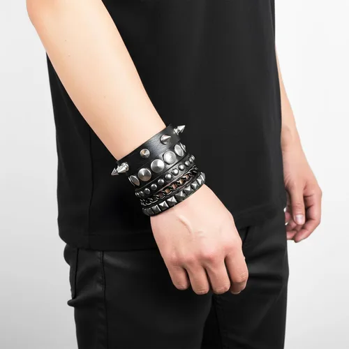 Vista 5 de Ptwola 3 pulseras de cuero punk rock con tachuelas, pulseras de joyería de cuero punk de los años 80, juego de pulseras góticas de los años 80