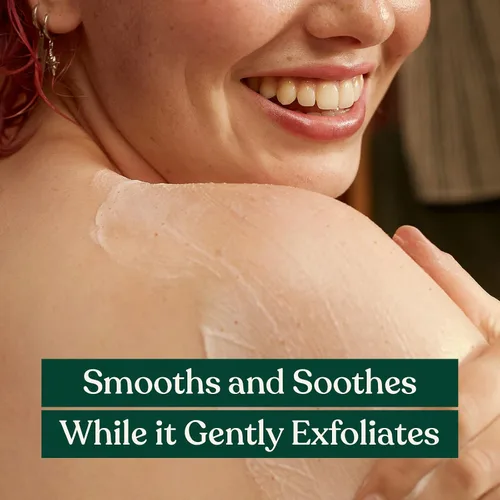 Vista 2 de The Body Shop Crema exfoliante suave de leche de almendras – Exfoliación calmante para pieles sensibles – Vegano – 8.6 oz