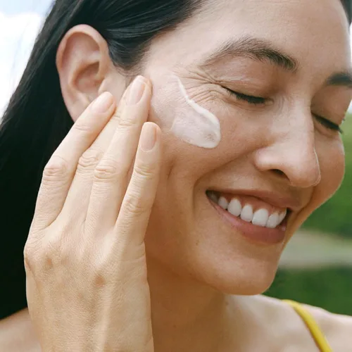 Vista 4 de Ursa Major Mountain Glow - Suero facial natural Hidratante facial diario vegano Combate arrugas y flacidez de la piel Aumenta el brillo