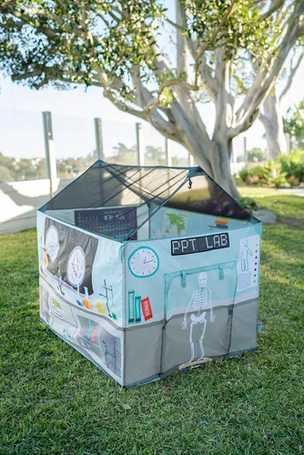 Vista 8 de Pacific Play Tents Tienda de campaña 20461 Science Center Play House 48" x 38" x 48