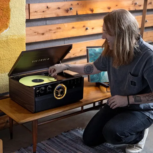 Vista 6 de Victrola Metropolitan - Reproductor de discos Bluetooth 4 en 1 y centro multimedia - Tocadiscos de 3 velocidades accionado por correa con altavoces