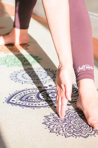 Vista 8 de Shakti Warrior Pro Hemp Mat – Diseñado por artista, tapete antideslizante ecológico de alta calidad, ideal para yoga regular y caliente, pilates
