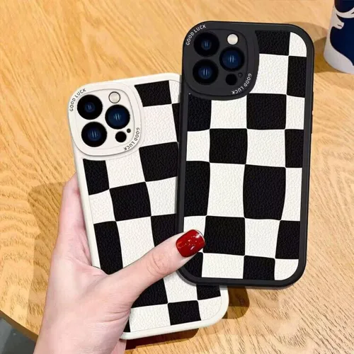 Vista 2 de Casechics Funda compatible con iPhone, diseño estético retro clásico a cuadros, tablero de ajedrez a cuadros, protección de lente de la cámara Negro
