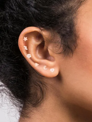 Vista 4 de PiercingJ Aretes de cartílago de acrílico transparente de 0.56 oz, anillo de plástico para lengua tragus, lindo corazón, estrella, nariz, labio