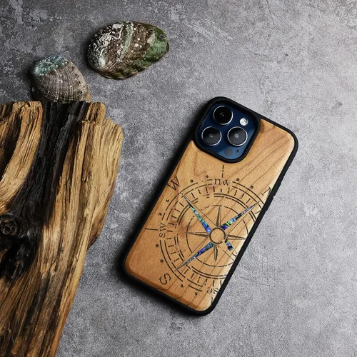 Vista 4 de Carveit Funda magnética de madera para iPhone 15 Pro, compatible con cargadores inalámbricos MagSafe, funda a prueba de golpes, carcasa hecha a mano