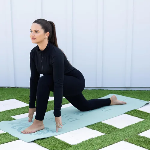 Vista 6 de Recovery Lyfe - Esterilla de yoga con grabado "One Day at a Time", Eco TPE antideslizante, verde salvia, 72" x 24" x 0.236 in, esterilla de yoga
