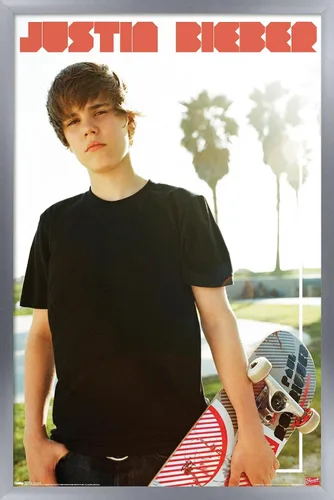 Vista 11 de Trends International Justin Bieber - Póster de pared de monopatín, 14.725 x 22.375 pulgadas, versión enmarcada de madera de granero