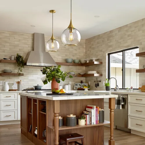 Vista 6 de Luces Colgantes para Isla de Cocina: Lámpara de Estilo Granja Dorada Cepillada con Vidrio Transparente - Globo de Mediados de Siglo de 10 Pulgadas