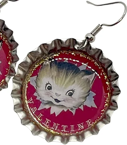 Vista 2 de Vintage Valentine Kitten, Bottle Cap Earrings, Retro Jewelry