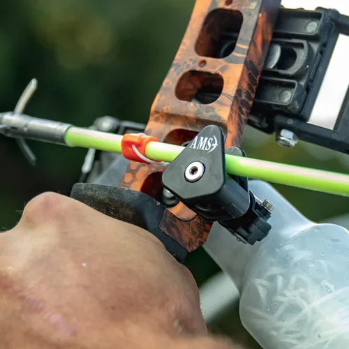 Vista 2 de AMS Bowfishing Reposapiés Wave Arrow - Fabricado en los Estados Unidos