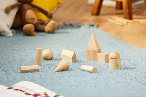 Vista 2 de Learning Resources Sólidos geométricos, formas de madera, juego de 12 formas geométricas, a partir de 6 años