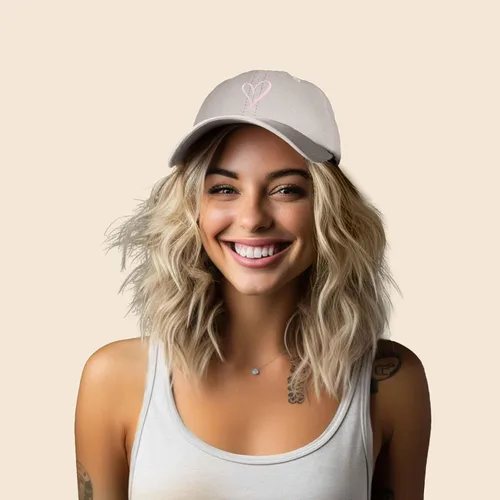 Vista 4 de Gorra de béisbol bordada para mujer con diseño de corazón dibujado a mano