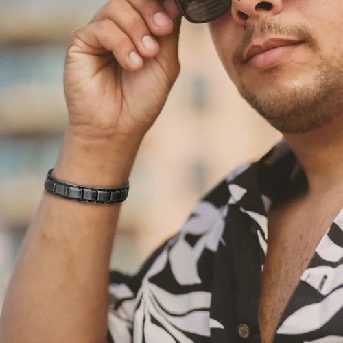 Vista 3 de RainSo Pulsera magnética para hombre 3500 Gauss Vintage acero titanio ajustable con caja de regalo, Metal, No es una piedra preciosa