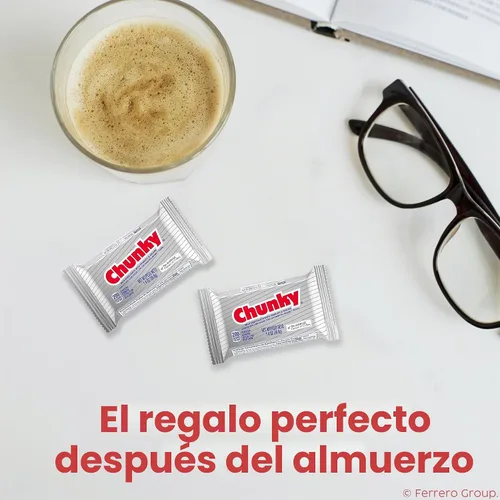 Vista 5 de Barra de chocolate con leche gigante Chunky, 12 unidades, caramelos Ferrero en envoltorio individual a granel, 4.2 onzas