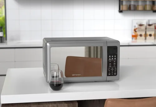 Vista 4 de Emerson MW7601SL Horno microondas para encimera con elegante puerta de vidrio con acabado espejo, 700 W, 10 niveles de potencia y 6 ajustes