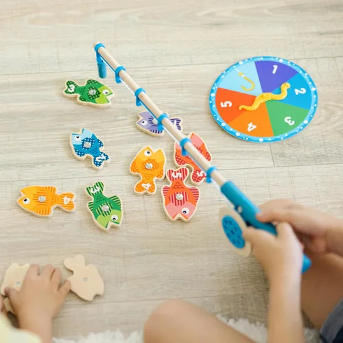 Vista 7 de Melissa & Doug Juego de pesca de madera para atrapar y contar con 2 varillas magnéticas