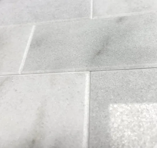 Vista 3 de Suelo de pared de azulejos de mármol pulido blanco Carrara de 3 x 6 (8 piezas (1 cobertura SF))