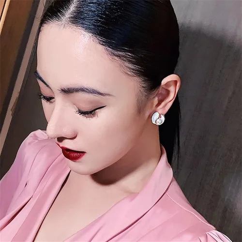 Vista 4 de Pearl Stud Earrings for Women Stainless Steel Unique Statement Small Pearl Enamel Button Statement Vintage Earring Jewelry
