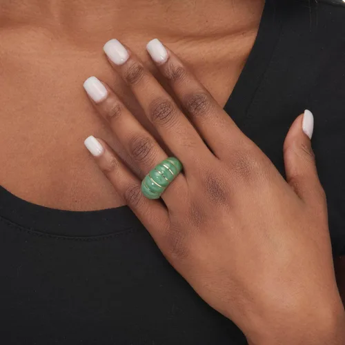 Vista 4 de PalmBeach - Anillo de oro amarillo de 10 quilates con estilo camarón de jade verde genuino, tallas 6-10