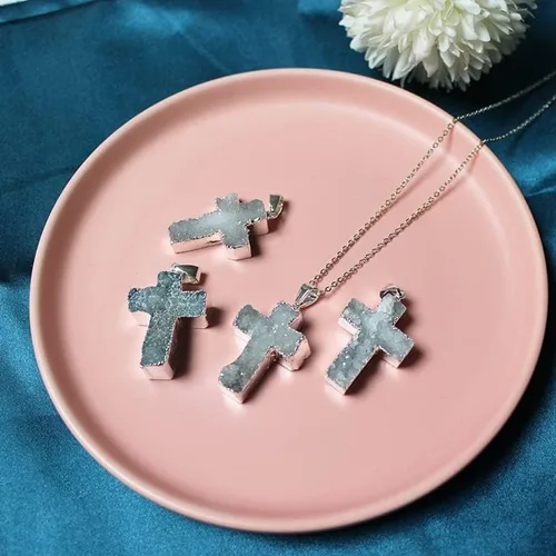 Vista 3 de Collar con colgante de piedra de cristal curativo, collares de cruz de plata, reiki, sin pulir, joyería de cuarzo crudo para mujer, 1 unidad