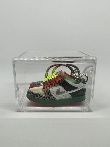 Vista 4 de Llavero 3D Mini Sneaker, Lo que