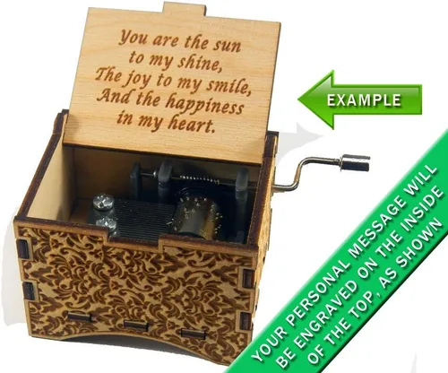 Vista 2 de TheLaser'sEdge, Caja de música de damasco personalizable, madera grabada con láser (personalizada, no puede ayudar a enamorarse)