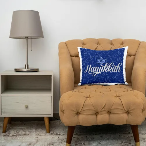 Vista 3 de Funda de almohada con diseño de estrella de David con diseño de palabras de Hanukkah plateado y azul, 16 x 16 pulgadas