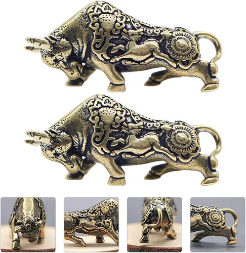 Vista 5 de Llavero de coche Mini figura de vaca, 2 piezas, figura de toro de latón, estatua de riqueza de Fengshui, figura de buey, estatua de vaca, decoración